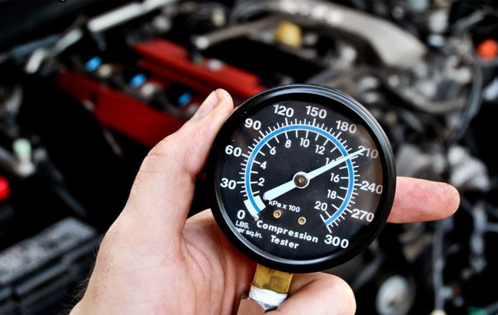 Изображение для статьи Как измерить компрессию в двигателе без компрессометра